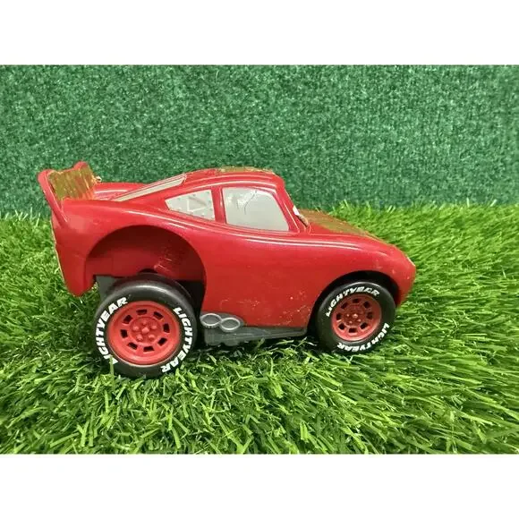 Disney Pixar Cars Lightning McQueen Red Rust-eze Toy Car Mattel 2018 China - Picture 5 of 7